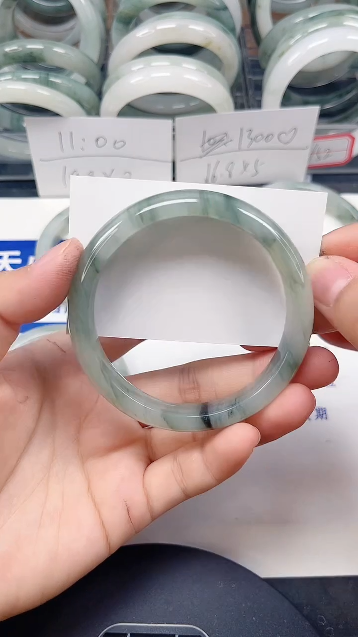 未镶嵌手镯石英质玉235-60/61