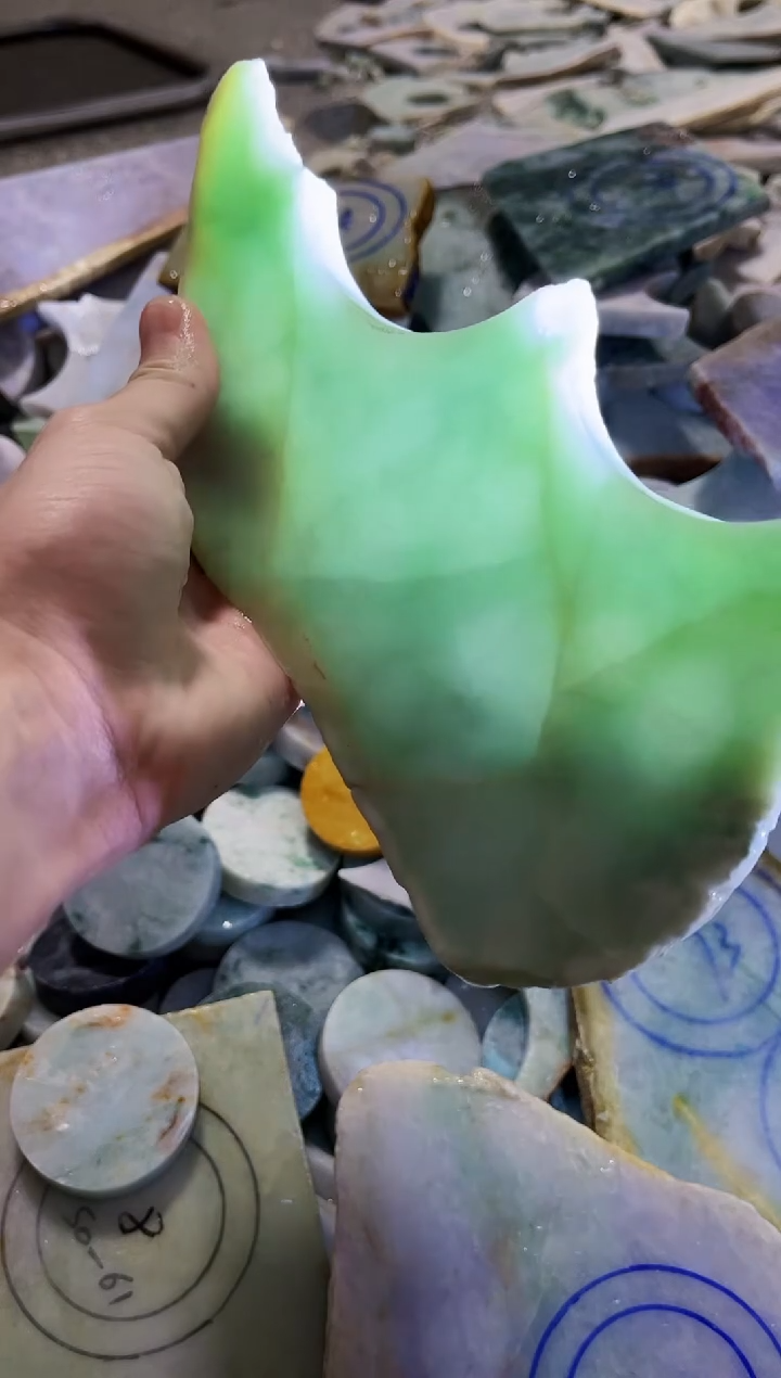 【闪购商品】翡翠颈饰未镶嵌A货吴平849