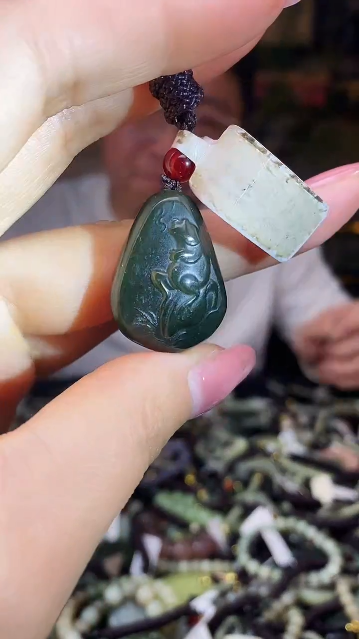 颈饰未镶嵌和田玉多样性发货，拍一发一