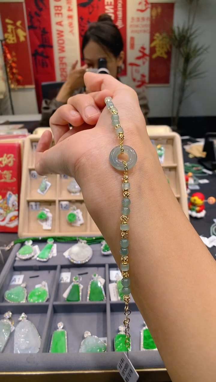 【闪购商品】翡翠吊坠(不含链)未镶嵌手链