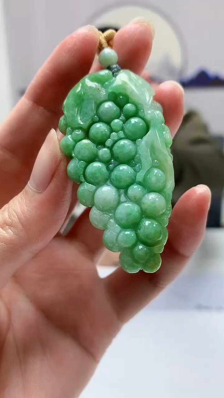 【闪购商品】定制翡翠未镶嵌5152zm-毛货挂件21葡萄