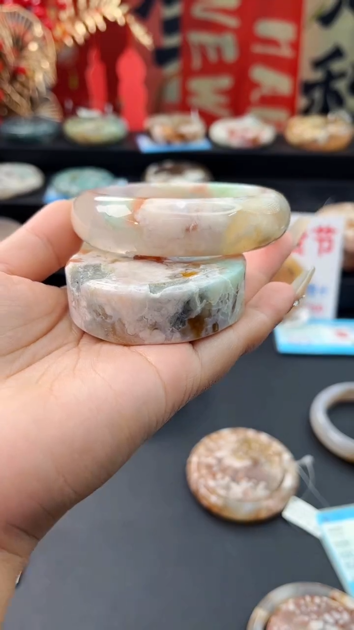 【闪购商品】石英质玉手镯未镶嵌赠送镯心（59圈口）