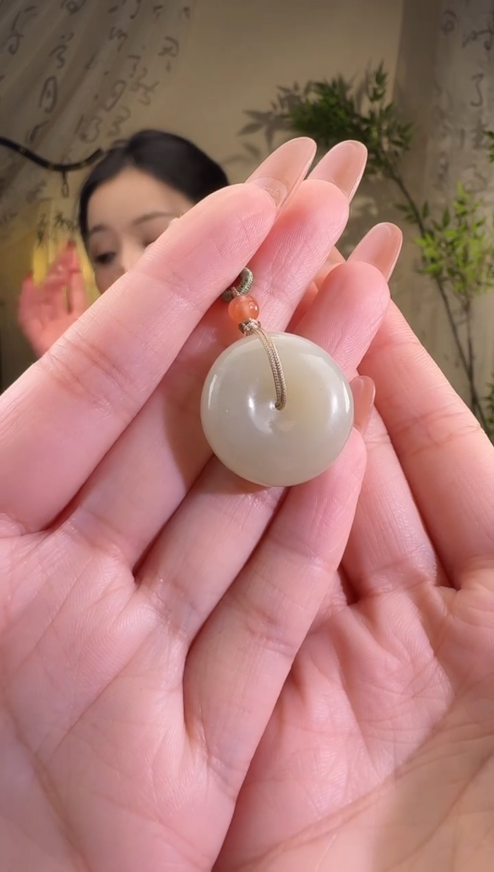 【闪购商品】和田玉颈饰未镶嵌平安扣