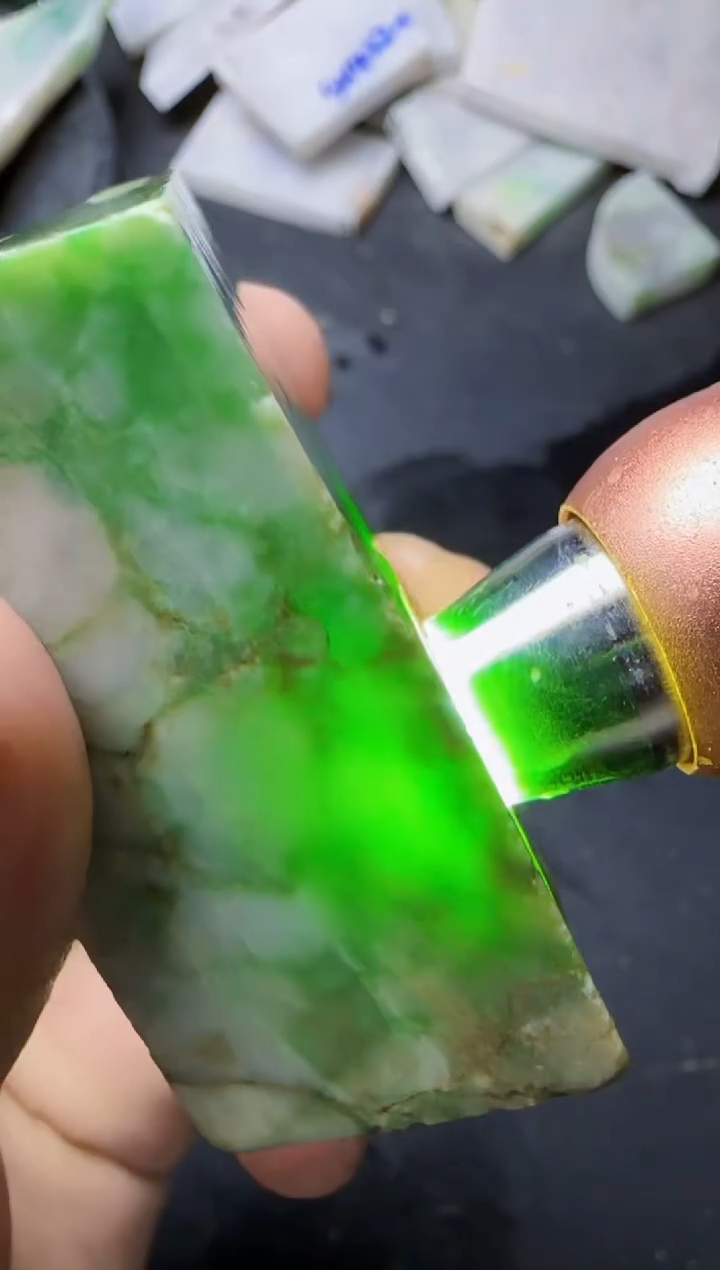 【闪购商品】翡翠挂件未镶嵌147翡翠