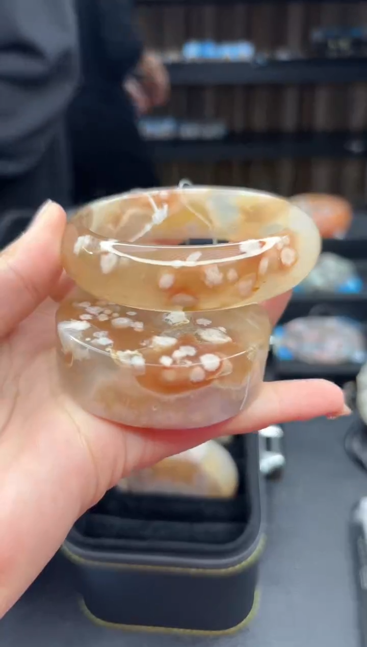 【闪购商品】石英质玉手镯未镶嵌702（61圈赠送镯心）