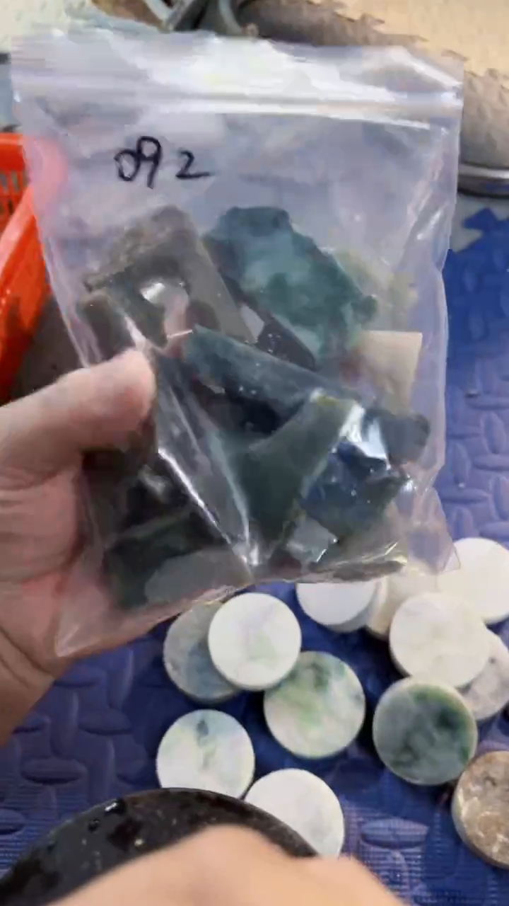 翡翠挂件未镶嵌心**惧天然翡翠092