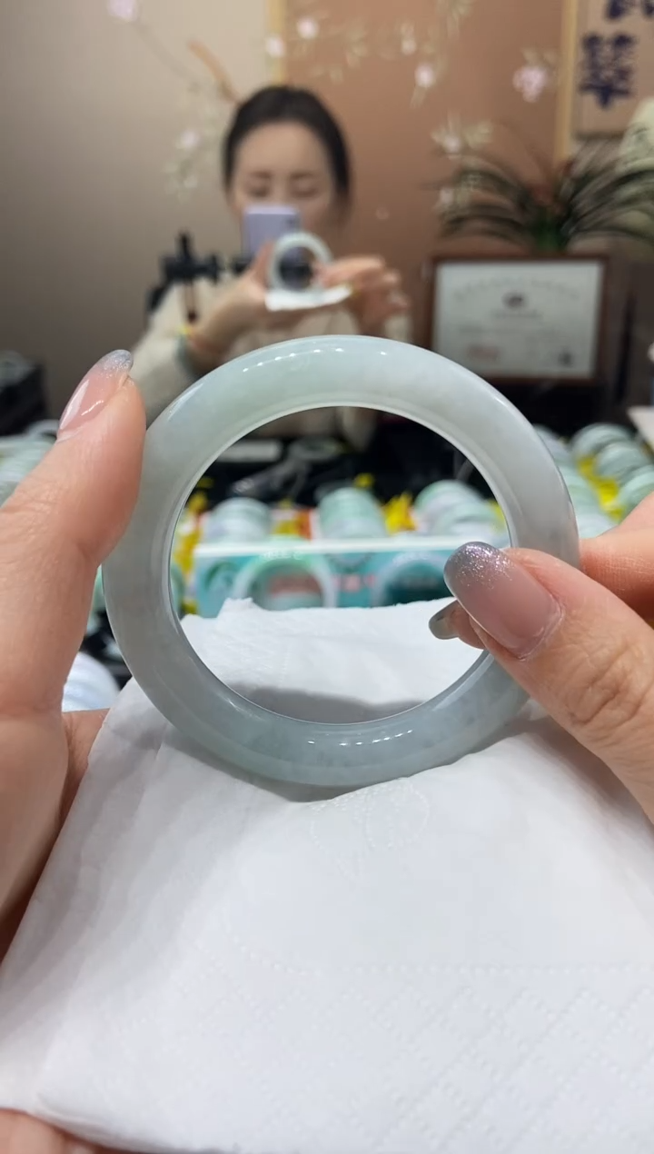 【闪购商品】翡翠手镯未镶嵌54.7圈口