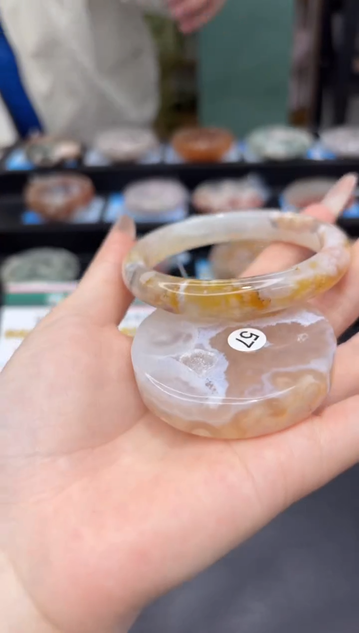 【闪购商品】石英质玉未镶嵌手镯C596(57圈赠送镯心)