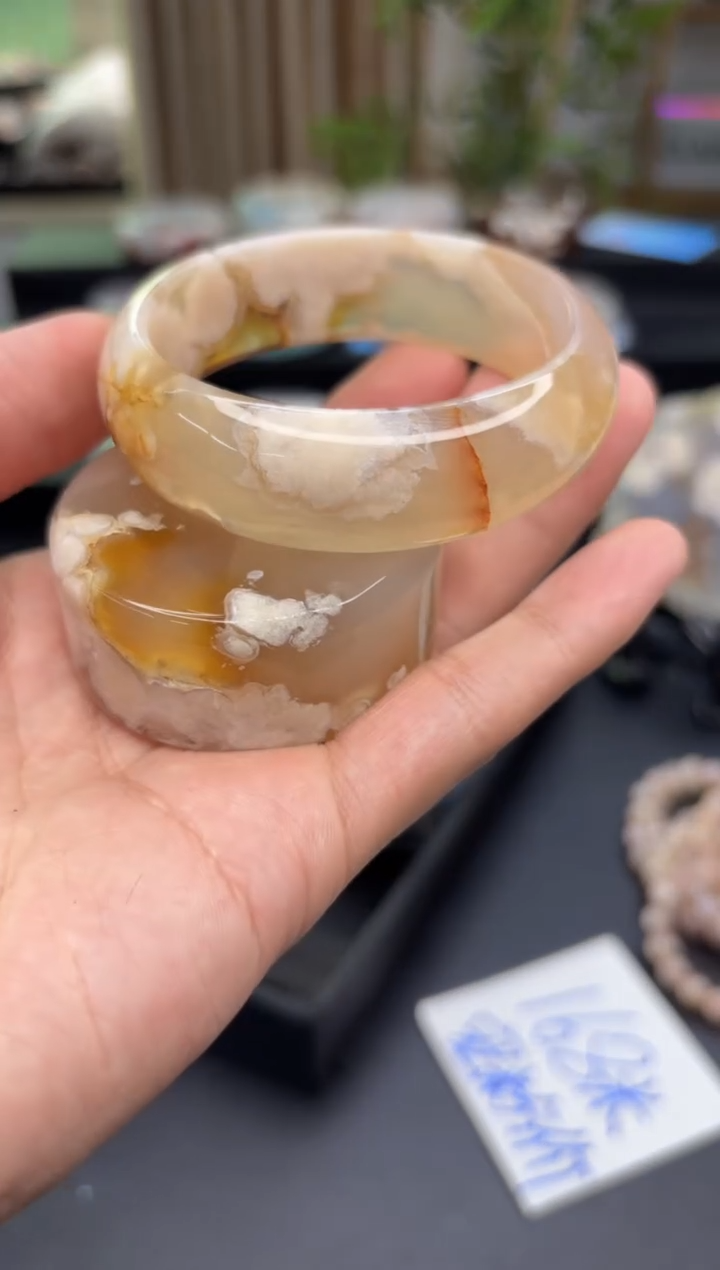 【闪购商品】石英质玉手镯未镶嵌C846(56圈赠送镯心) 