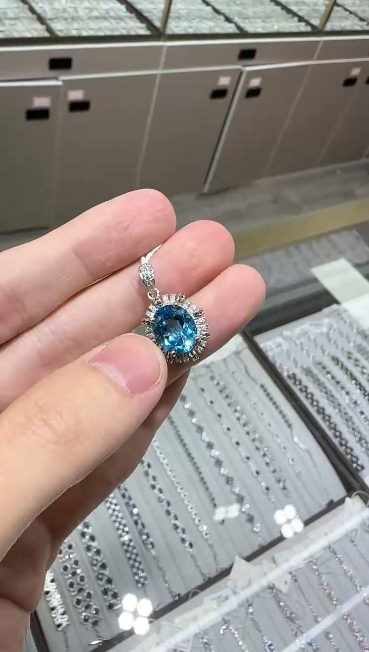 【闪购商品】托帕石颈饰银S925镶嵌9*11mm吊坠