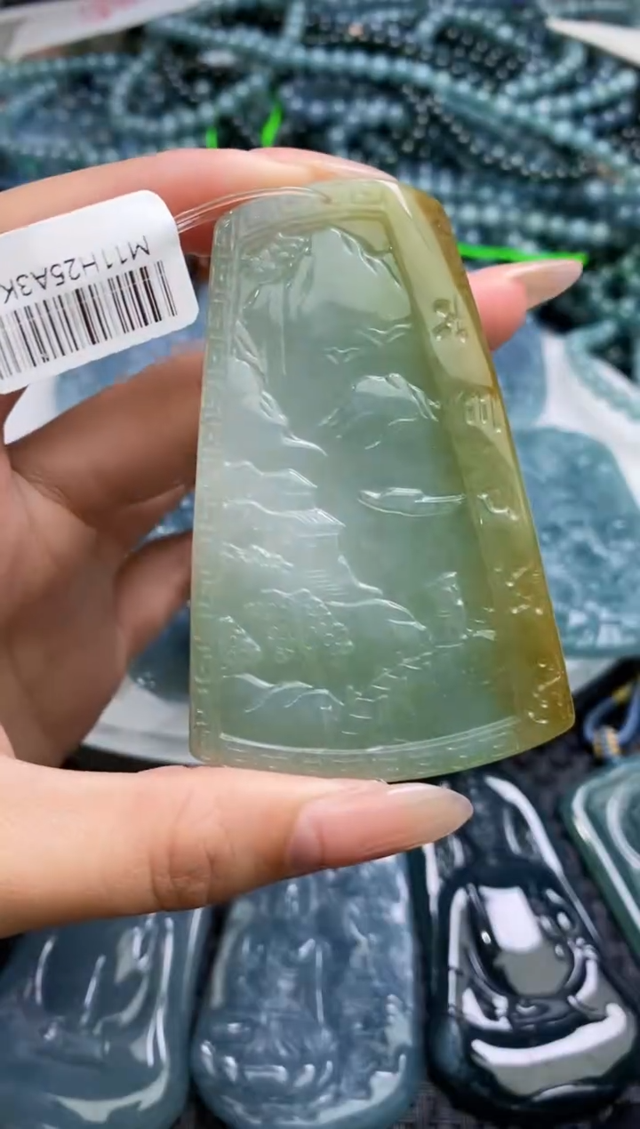 【闪购商品】翡翠颈饰未镶嵌           