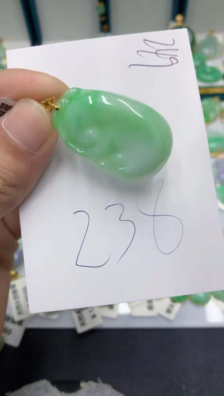 【闪购商品】翡翠颈饰18K金镶嵌翡翠