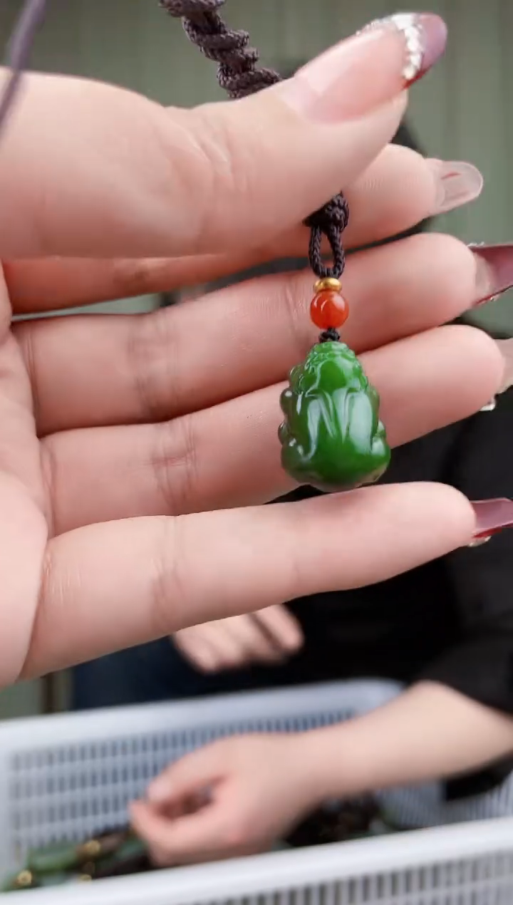 【闪购商品】和田玉挂件未镶嵌拍一发一，多样性发货！