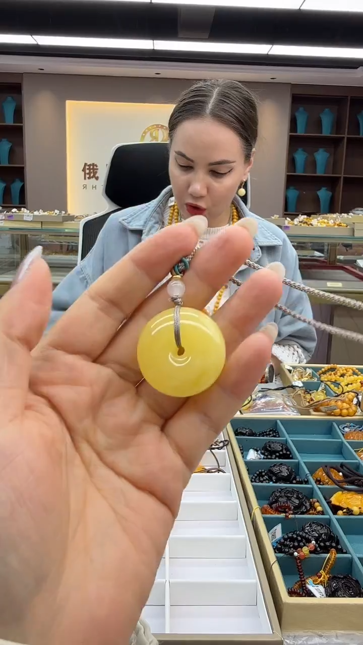 琥珀颈饰未镶嵌152秒拍号 假一罚三 