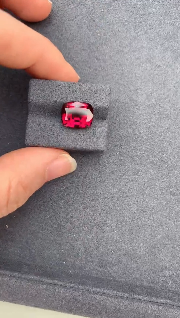 【闪购商品】石榴石裸石未镶嵌6ct镁铝榴石