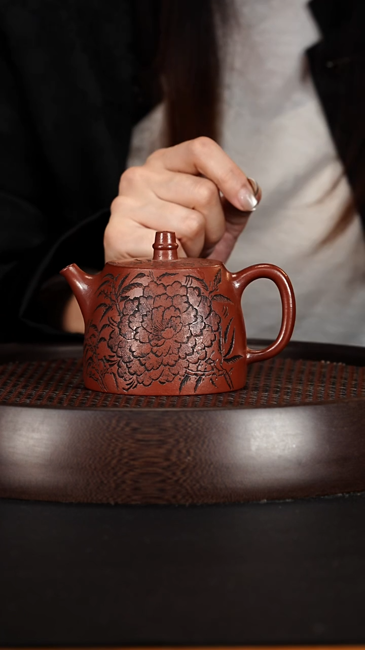 茶壶紫砂宜兴紫砂壶龙血砂牡丹汉铎280cc