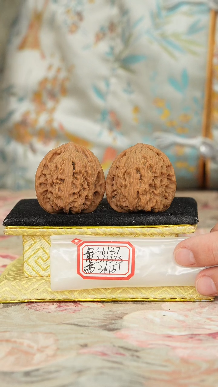 【闪购商品】文玩核桃把件密纹狮子头