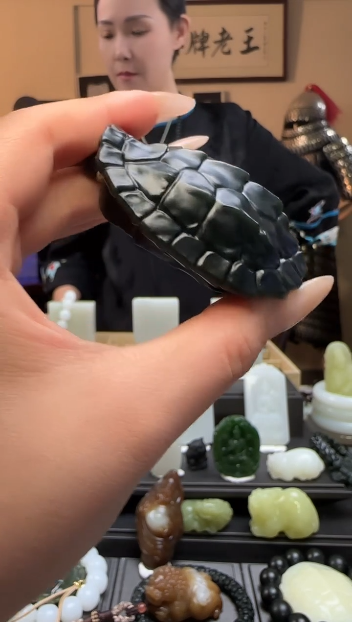 【闪购商品】和田玉青玉富甲天下未镶嵌手把件