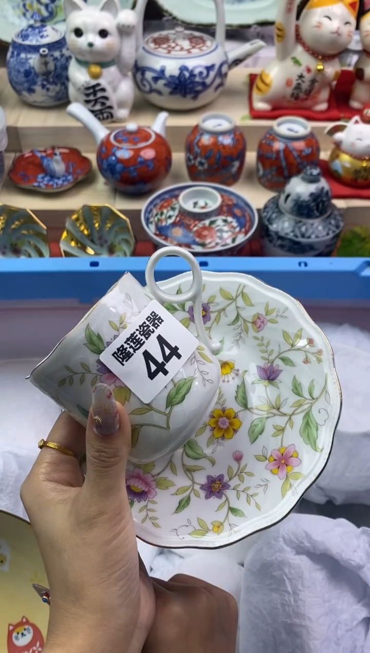 【闪购商品】瓷片隆莲瓷器欢迎大家