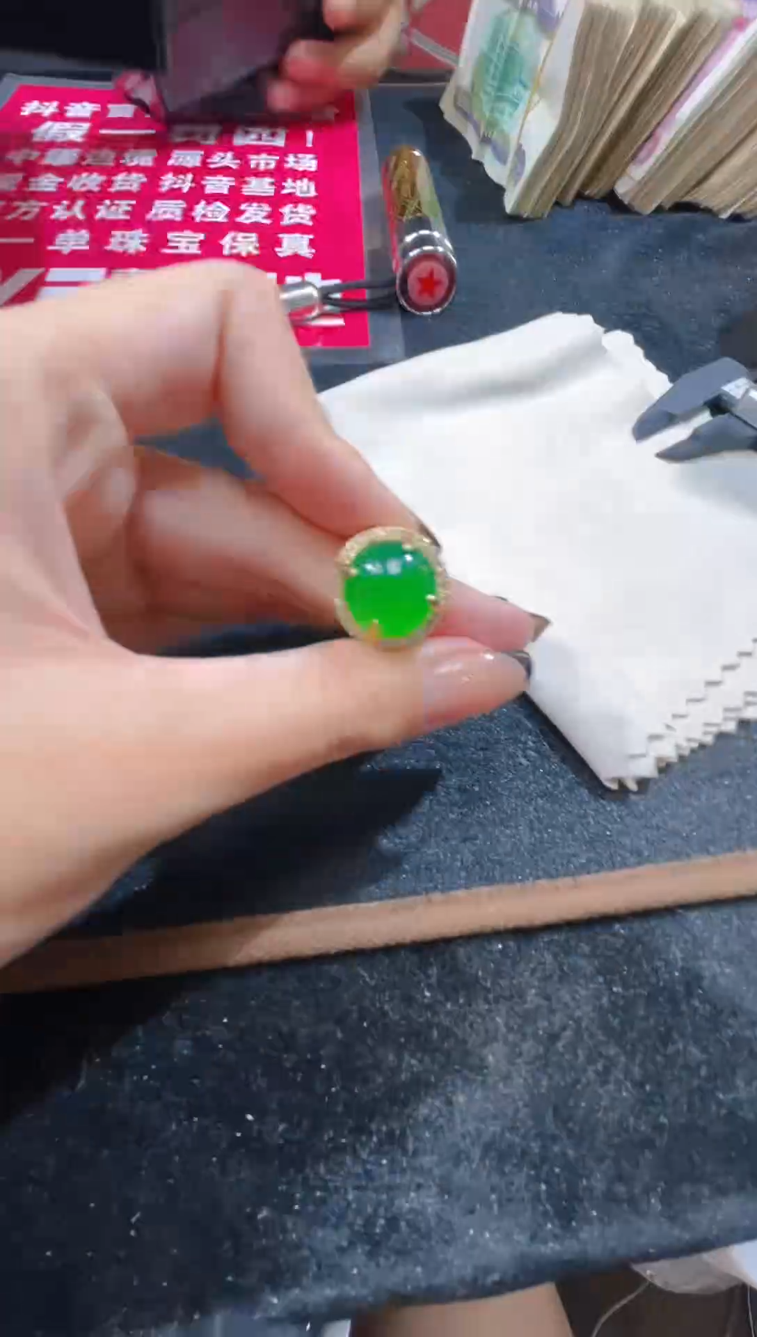 玛瑙/玉髓戒指合金天然玉石保真 豪镶珠宝戒指 多样性发其一