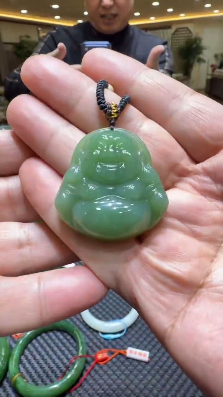 颈饰未镶嵌和田玉挂件