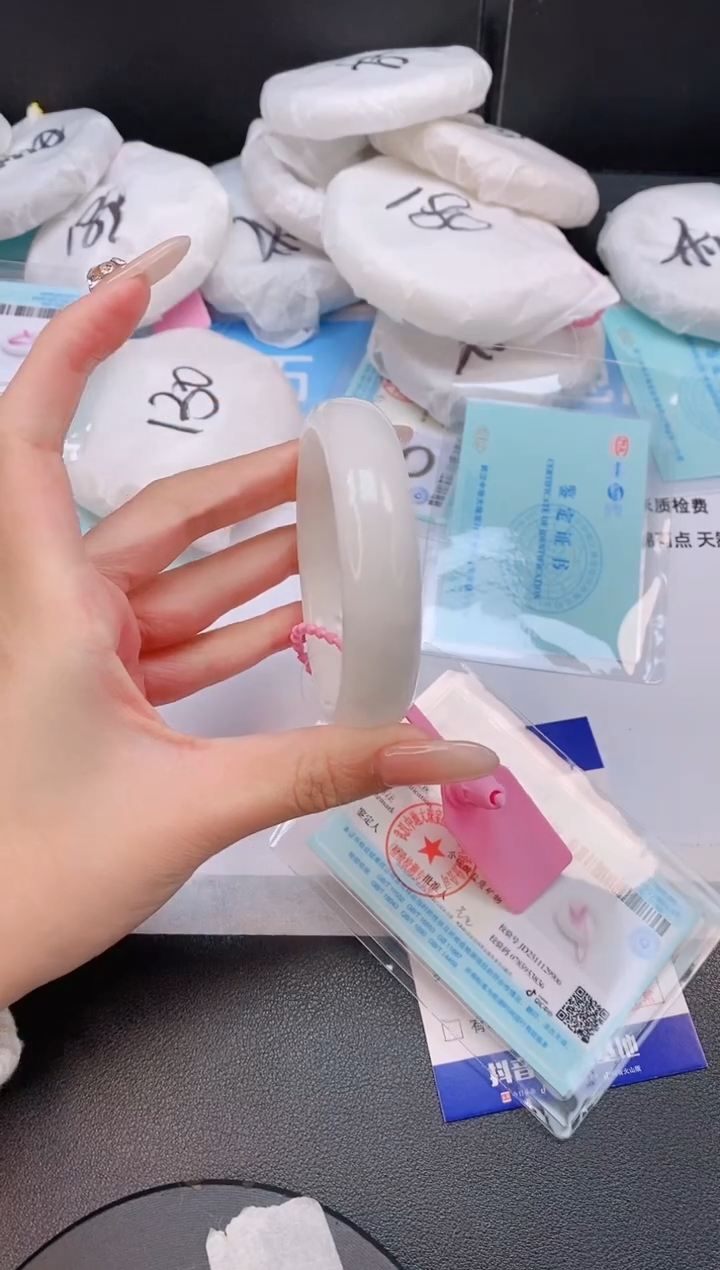 未镶嵌手镯和田玉8L32-56