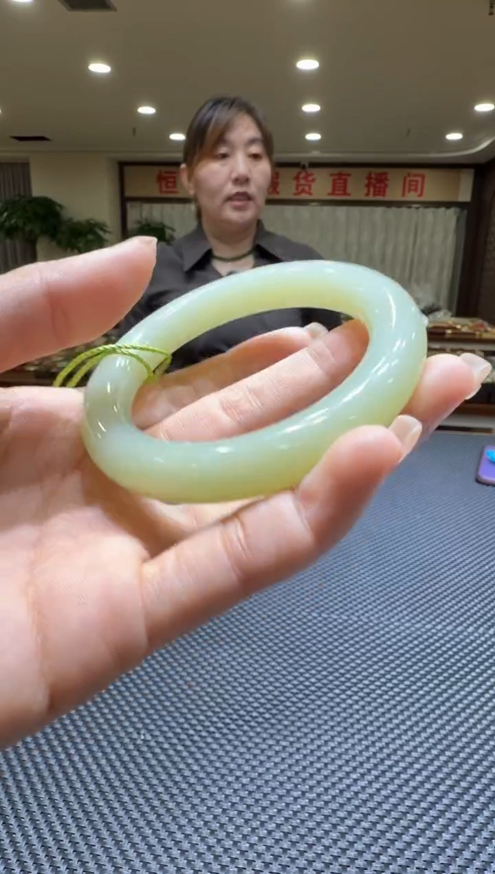 颈饰未镶嵌和田玉手镯57