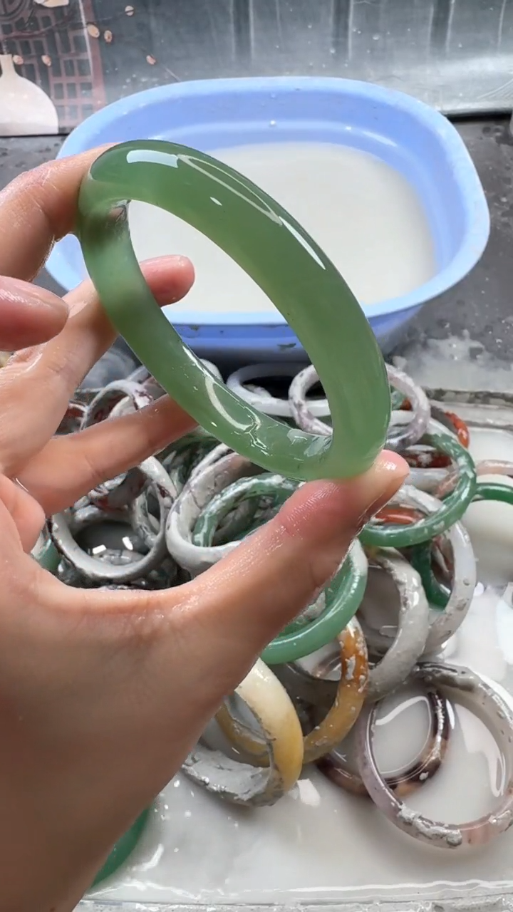 【闪购商品】石英质玉手镯未镶嵌80 6768