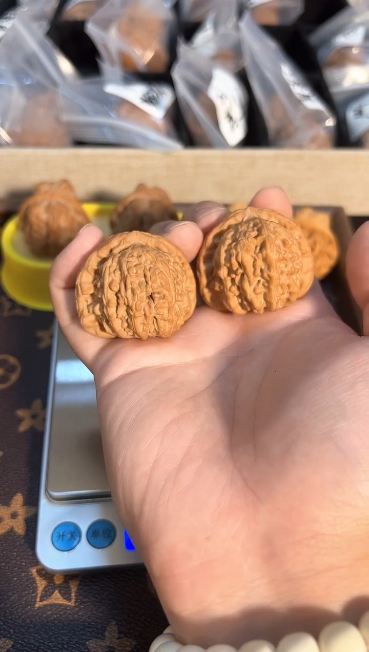 把件核桃全品201号42尺三角白狮子