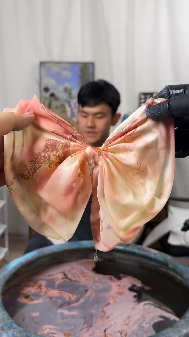 736歪歪色三层蝴蝶抓夹