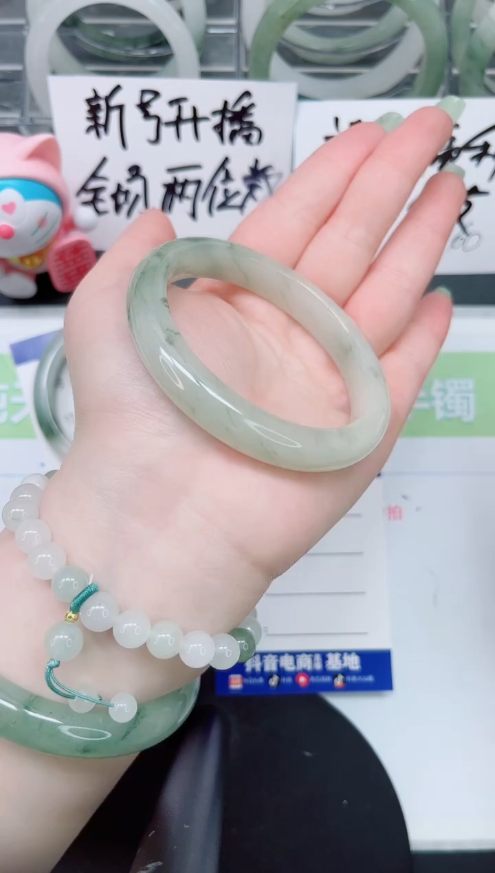 【闪购商品】石英质玉手镯合金a163
