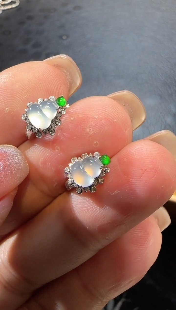 【闪购商品】翡翠耳饰18K金镶嵌葫芦