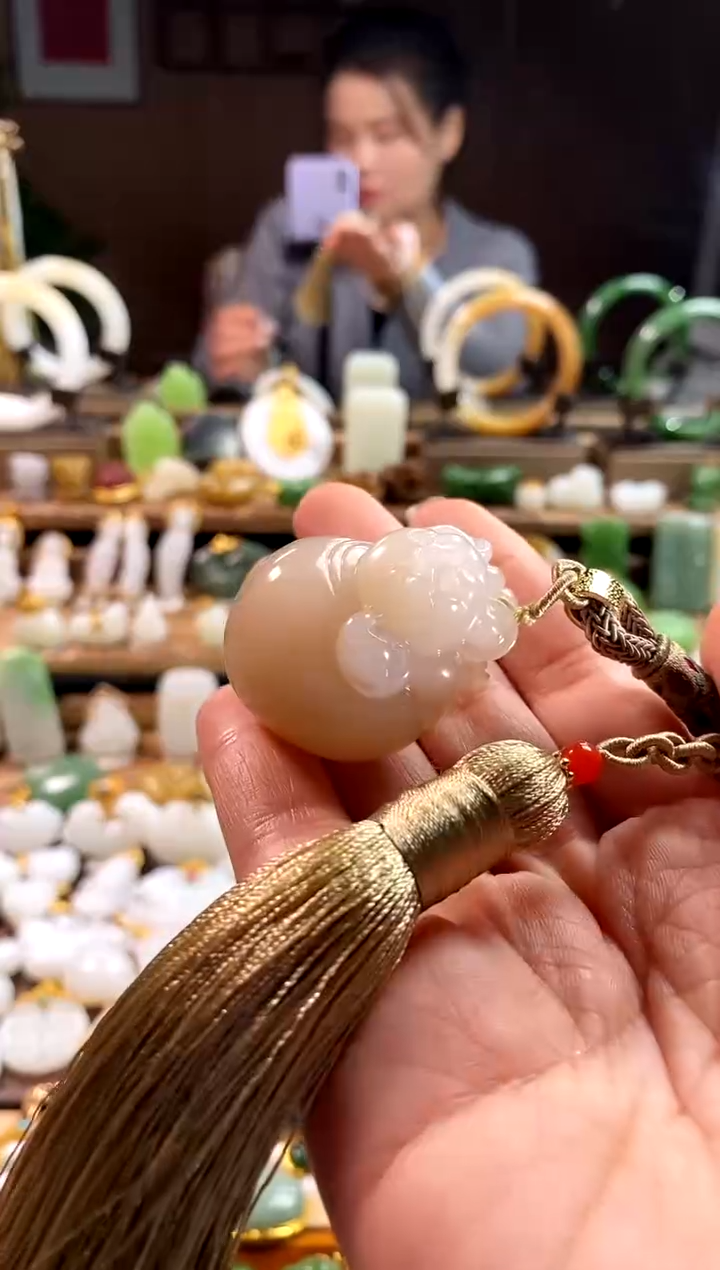 【闪购商品】和田玉吊坠未镶嵌。