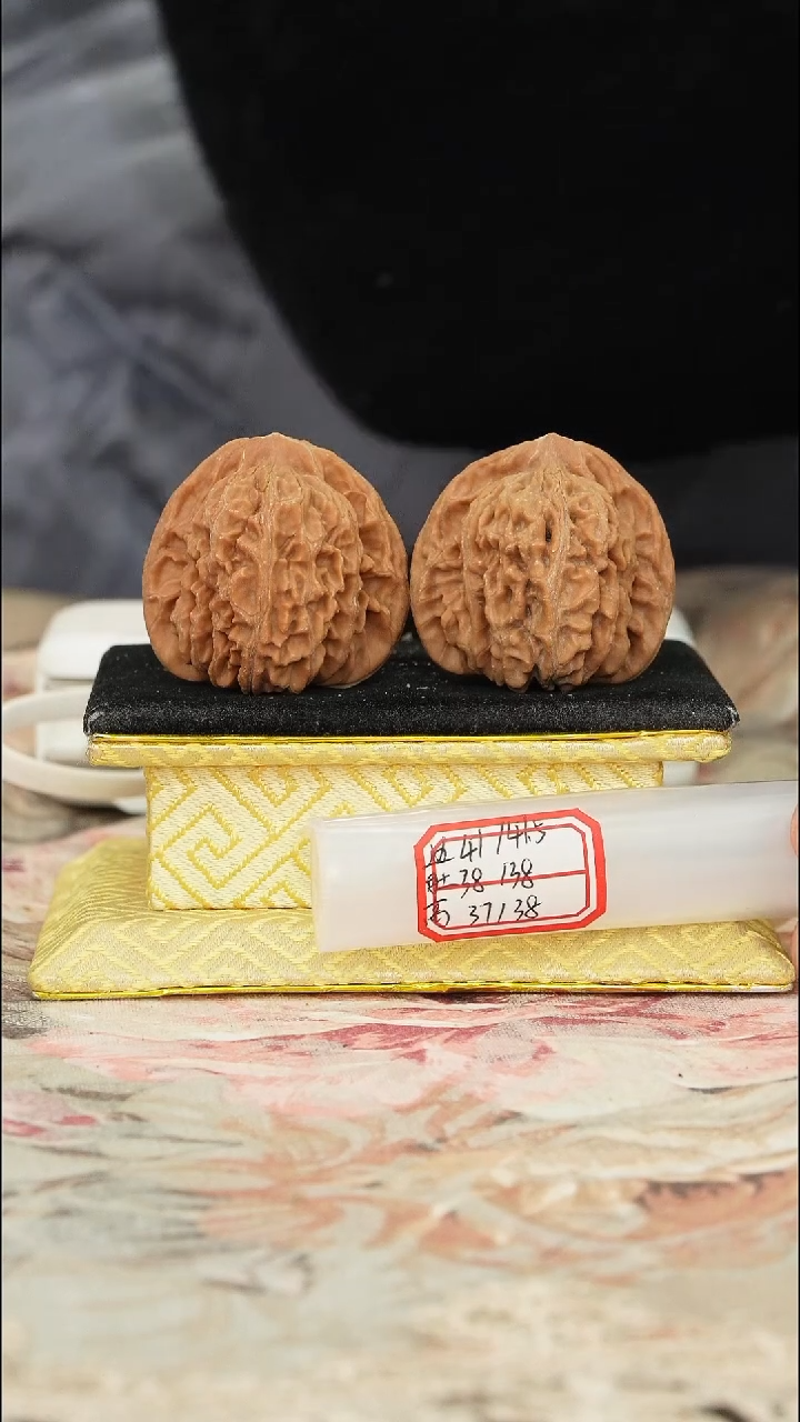 【闪购商品】文玩核桃把件平谷四座楼