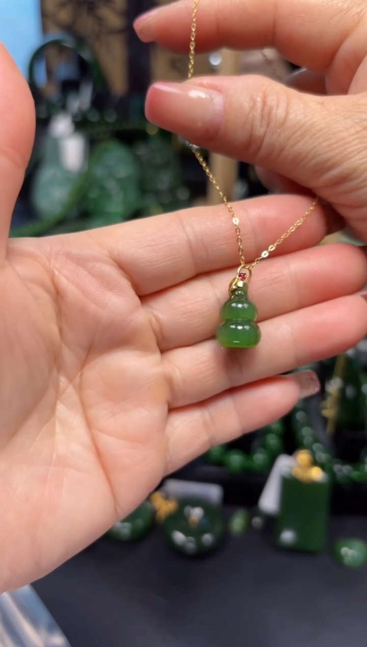 【闪购商品】和田玉（碧玉）吊坠(赠链)18K金镶嵌1