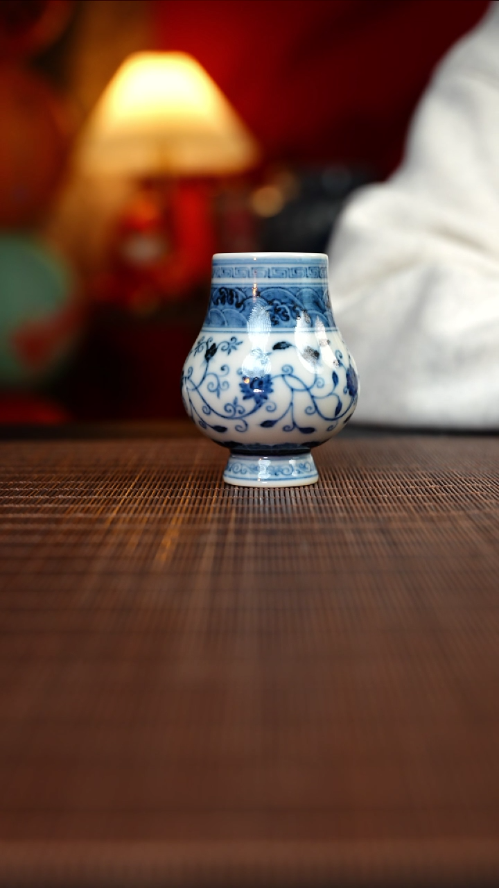 【闪购商品】杯待月观山缠枝花卉凯恩杯