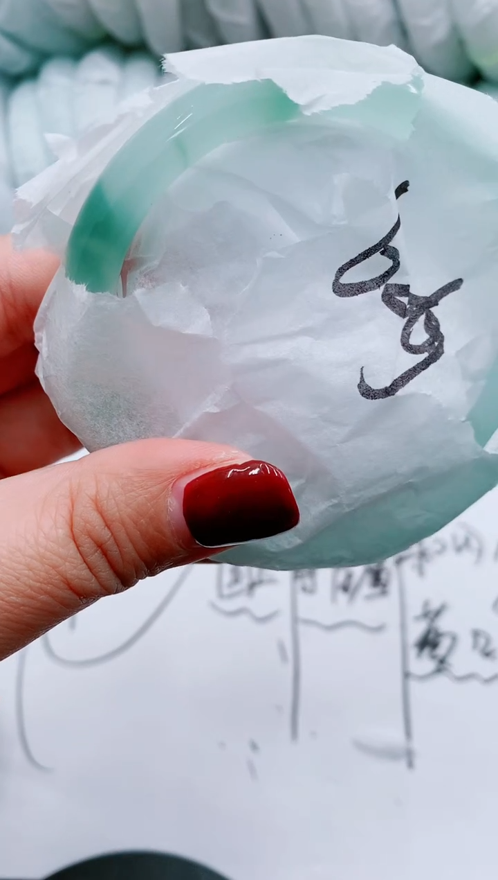 【闪购商品】石英质玉手镯未镶嵌P133-62/63