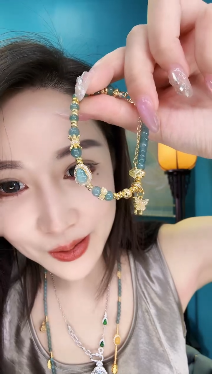 翡翠未镶嵌颈饰手链