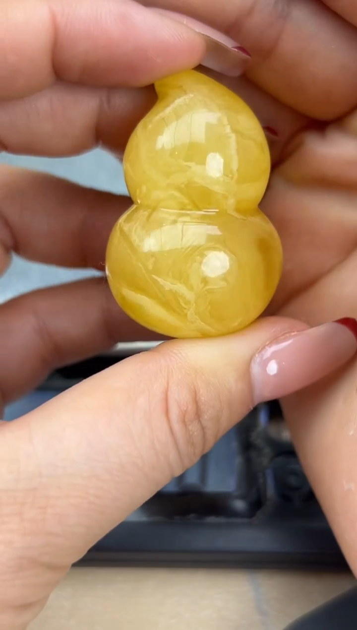 【闪购商品】琥珀裸石未镶嵌蜜蜡吊坠