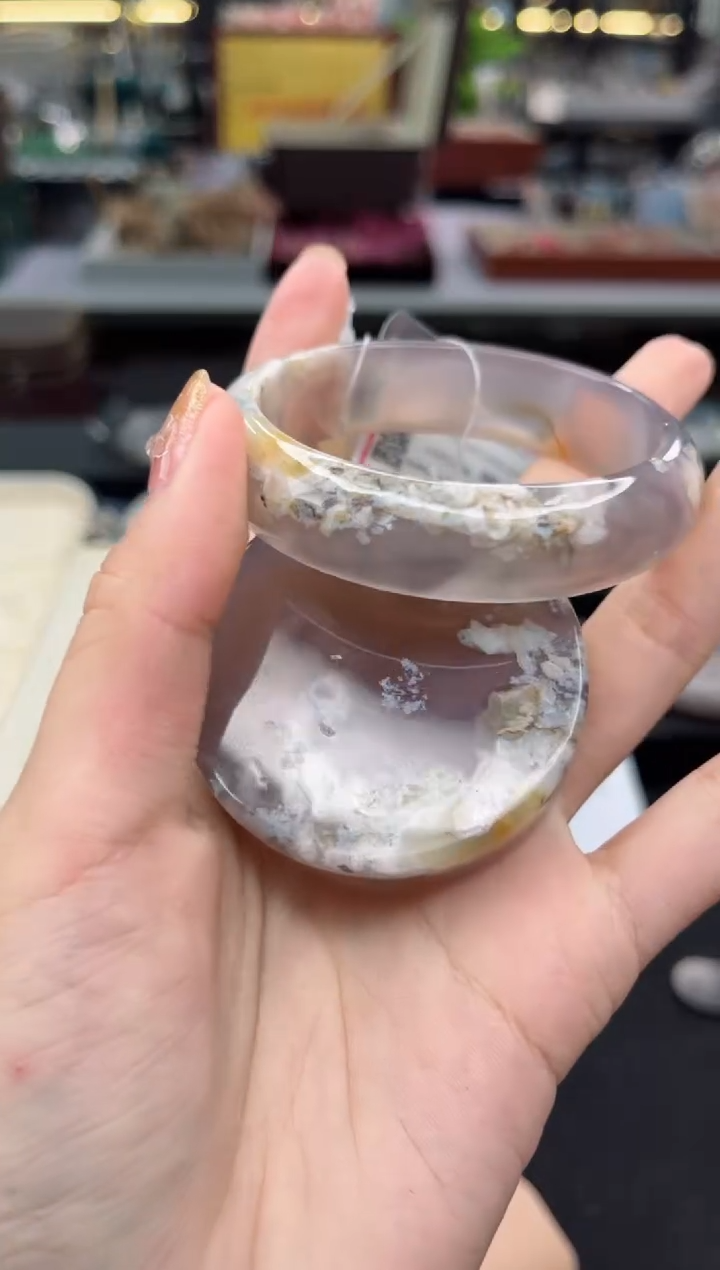 【闪购商品】石英质玉手镯未镶嵌53圈口（赠品镯心）677019