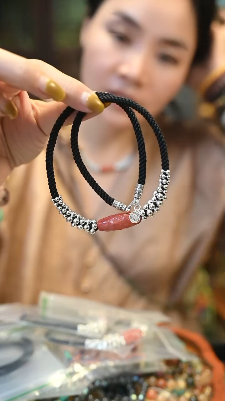 南红玛瑙足银镶嵌颈饰z****迟 定向 z s姗姗来迟