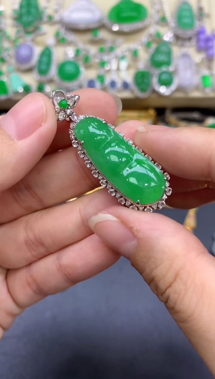 颈饰18K金镶嵌翡翠374-中国好珍宝