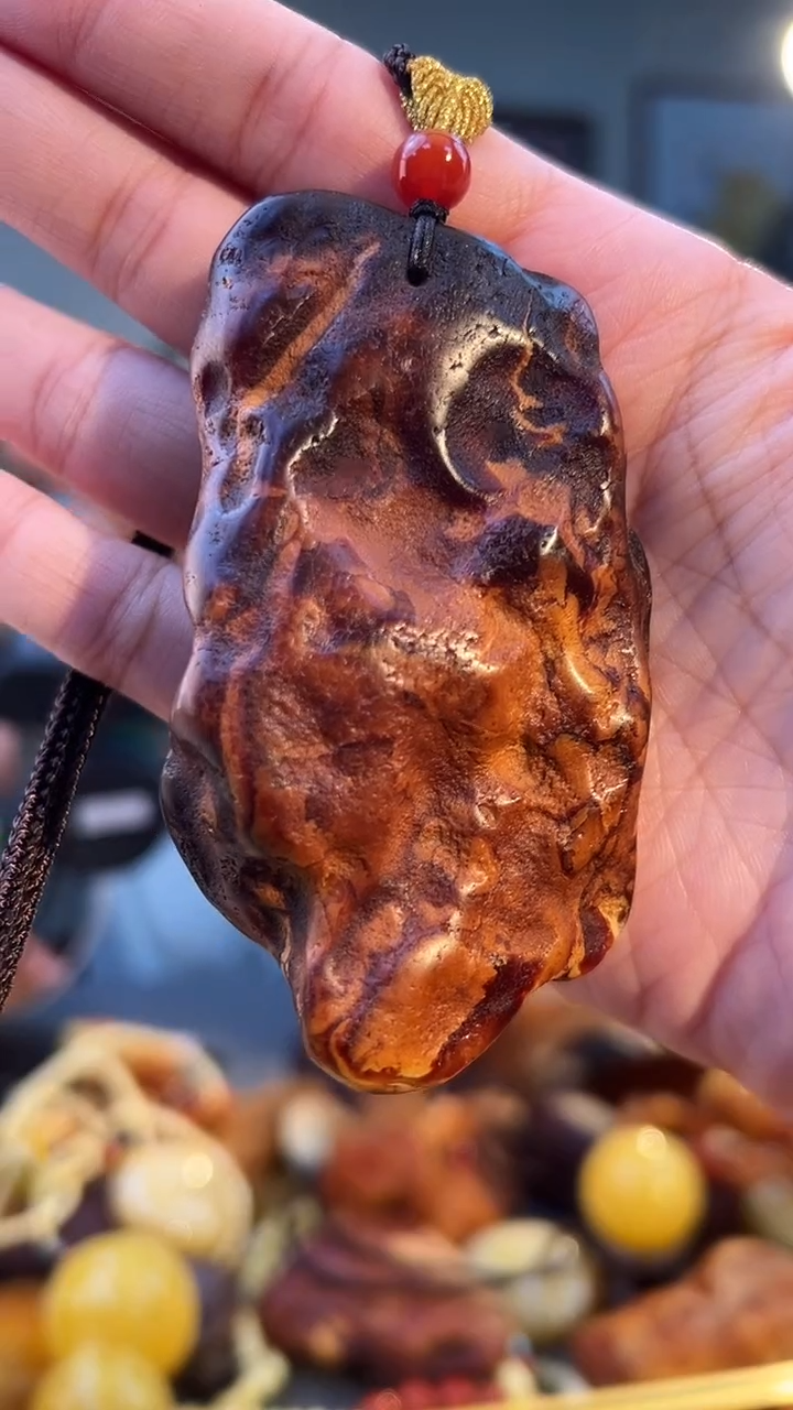 琥珀颈饰未镶嵌吊坠