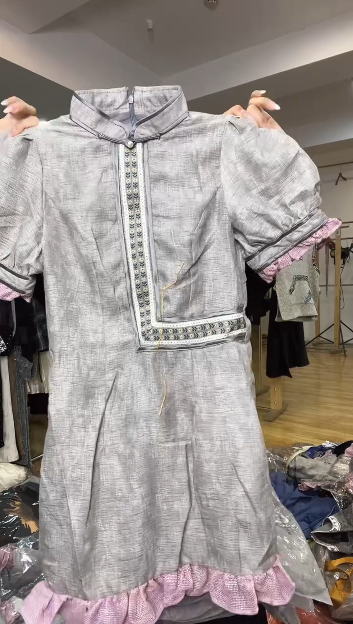 2XL码    125-135斤  裙子