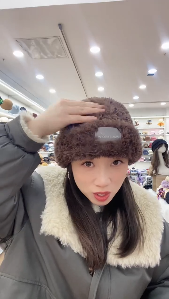 涤纶（聚酯纤维）咖色毛毛帽子