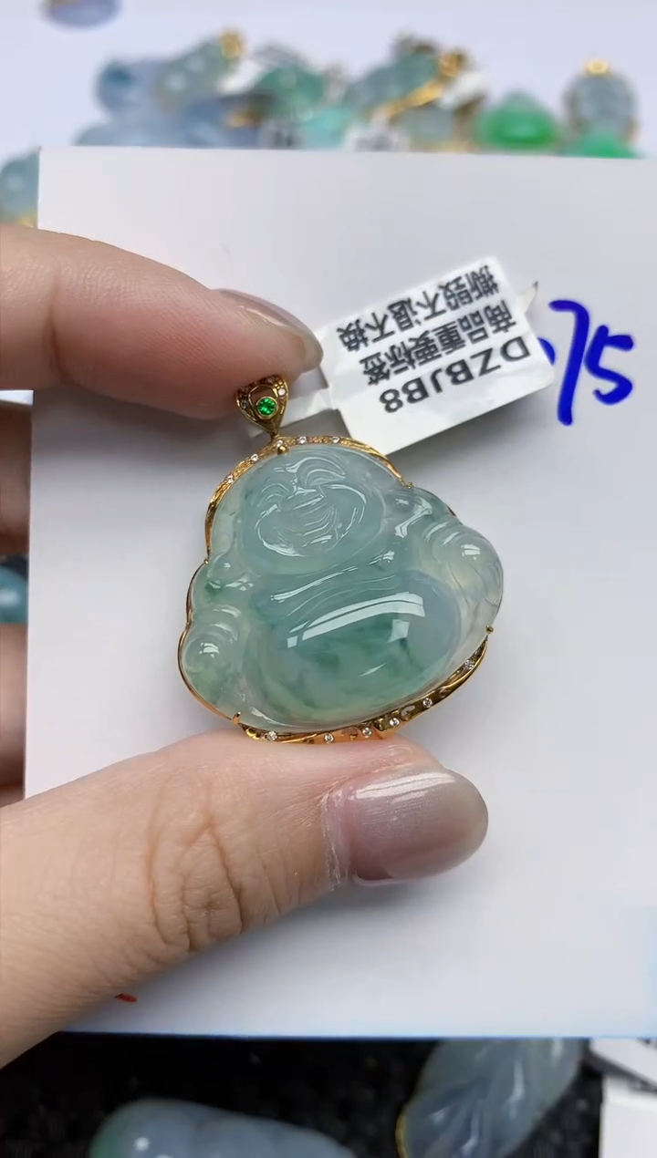 【闪购商品】翡翠颈饰18K金镶嵌天然翡翠A货