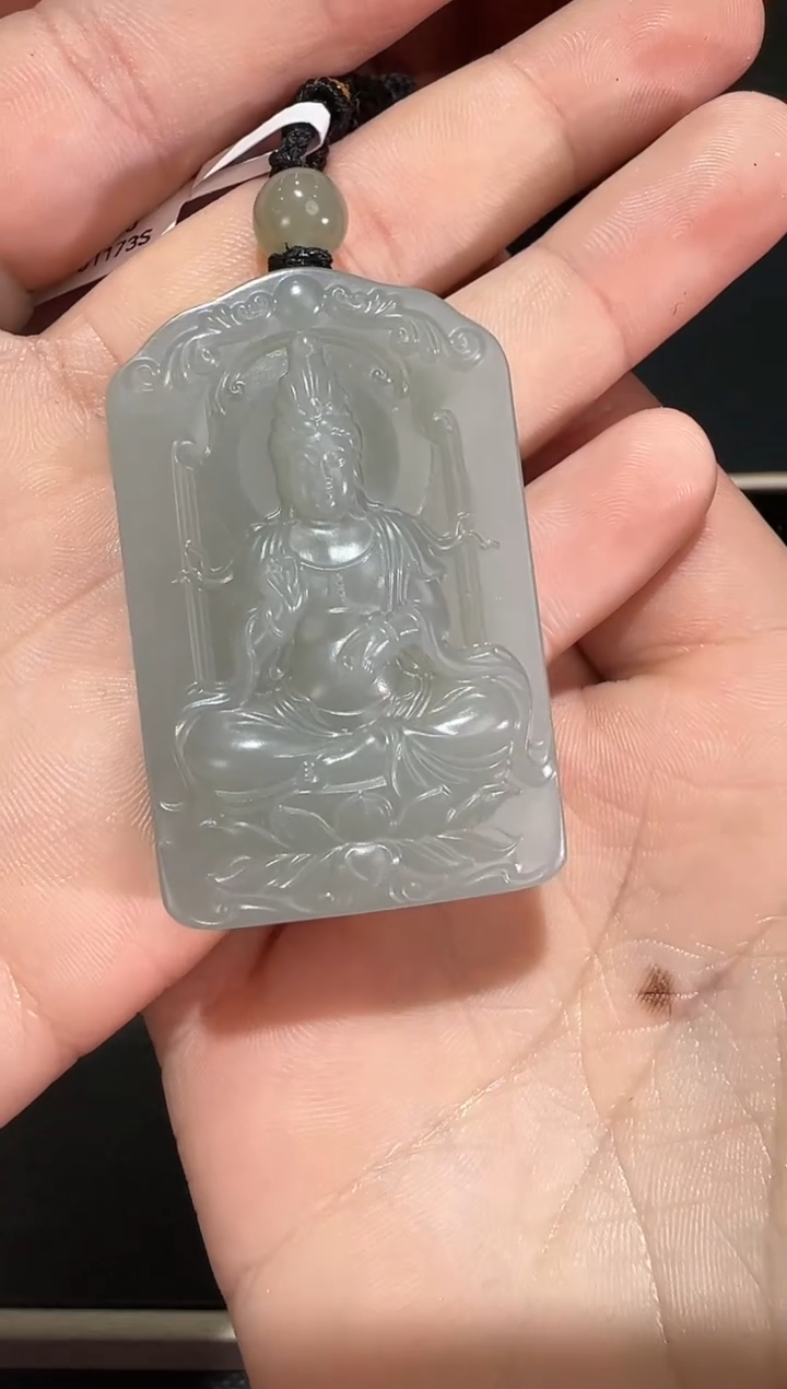 【闪购商品】和田玉颈饰未镶嵌且末料青白玉观音