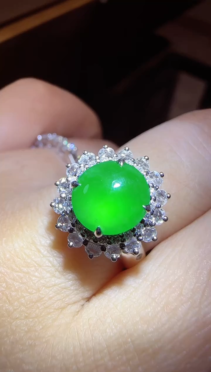 【闪购商品】翡翠18K金镶嵌戒指蛋面