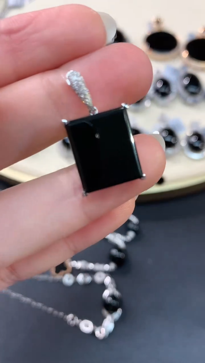 【闪购商品】翡翠吊坠(不含链)18K金镶嵌A674多样性发一件|2800