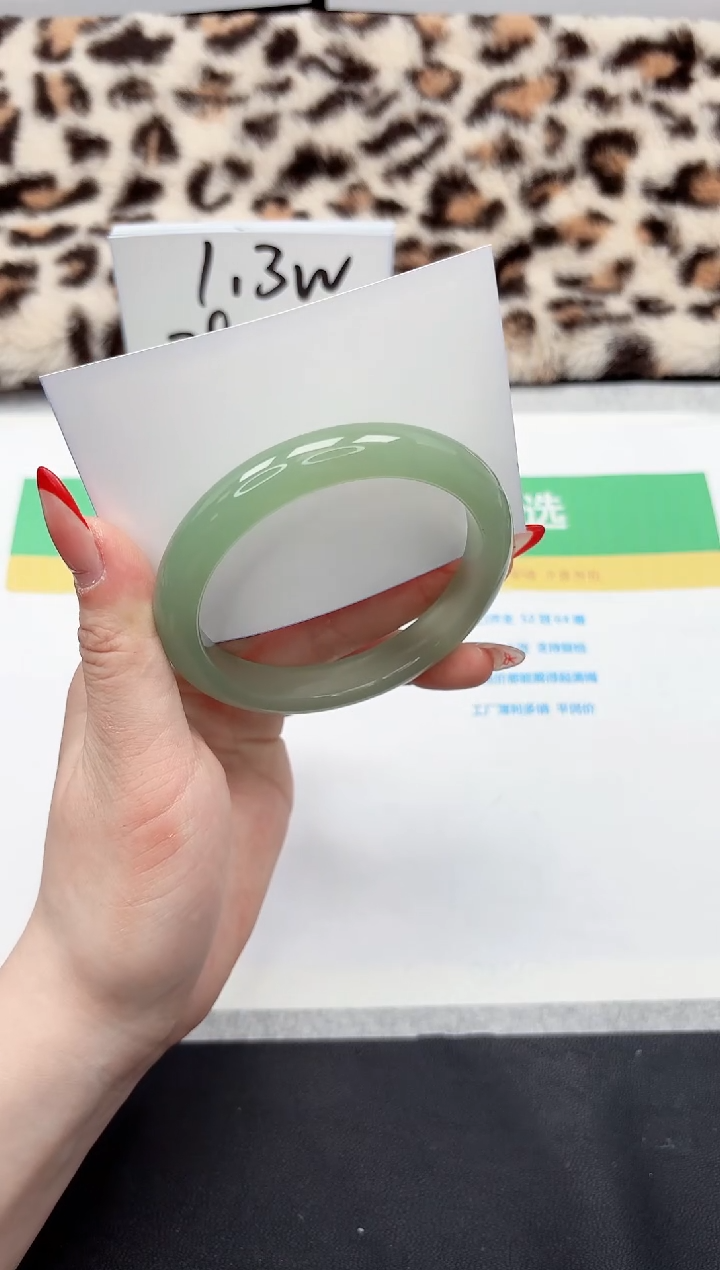 【闪购商品】石英质玉手镯未镶嵌230-61